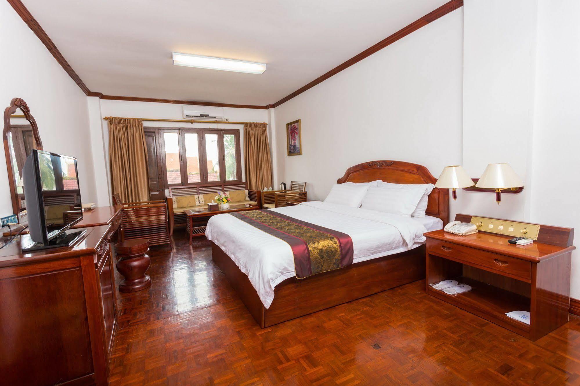 Mekong Hotel Vientiane Exterior foto